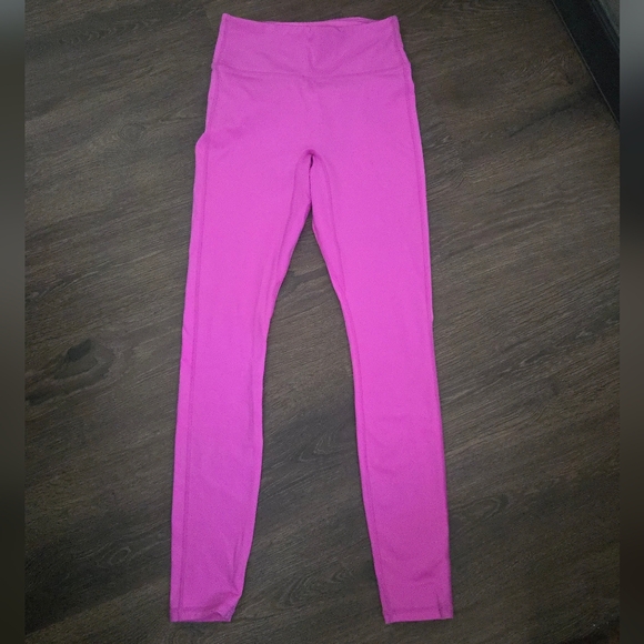 Fabletics Workout Set - Picture 2 of 6